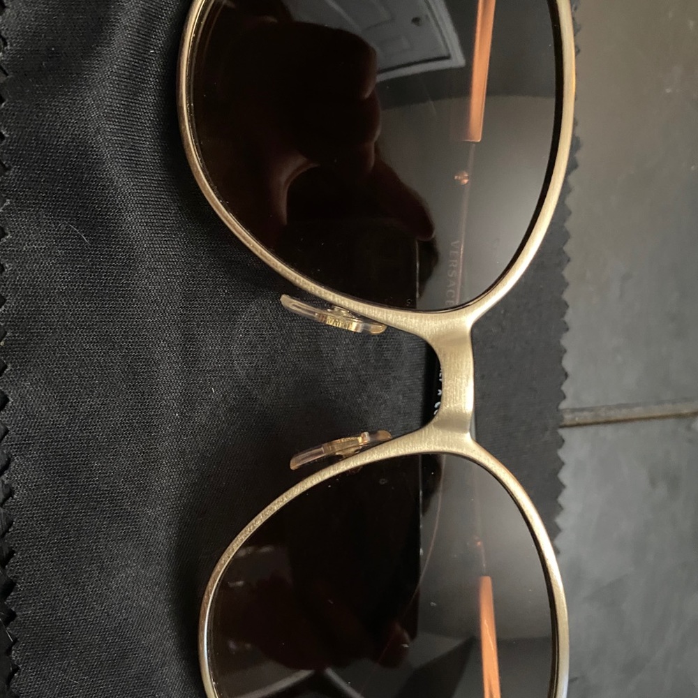 Versace sunglasses - Picture 4 of 7